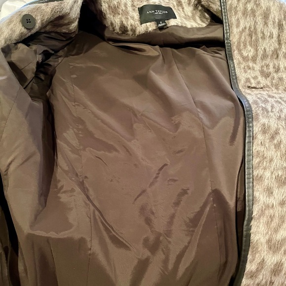 Ann Taylor leopard print coat. - Picture 7 of 7